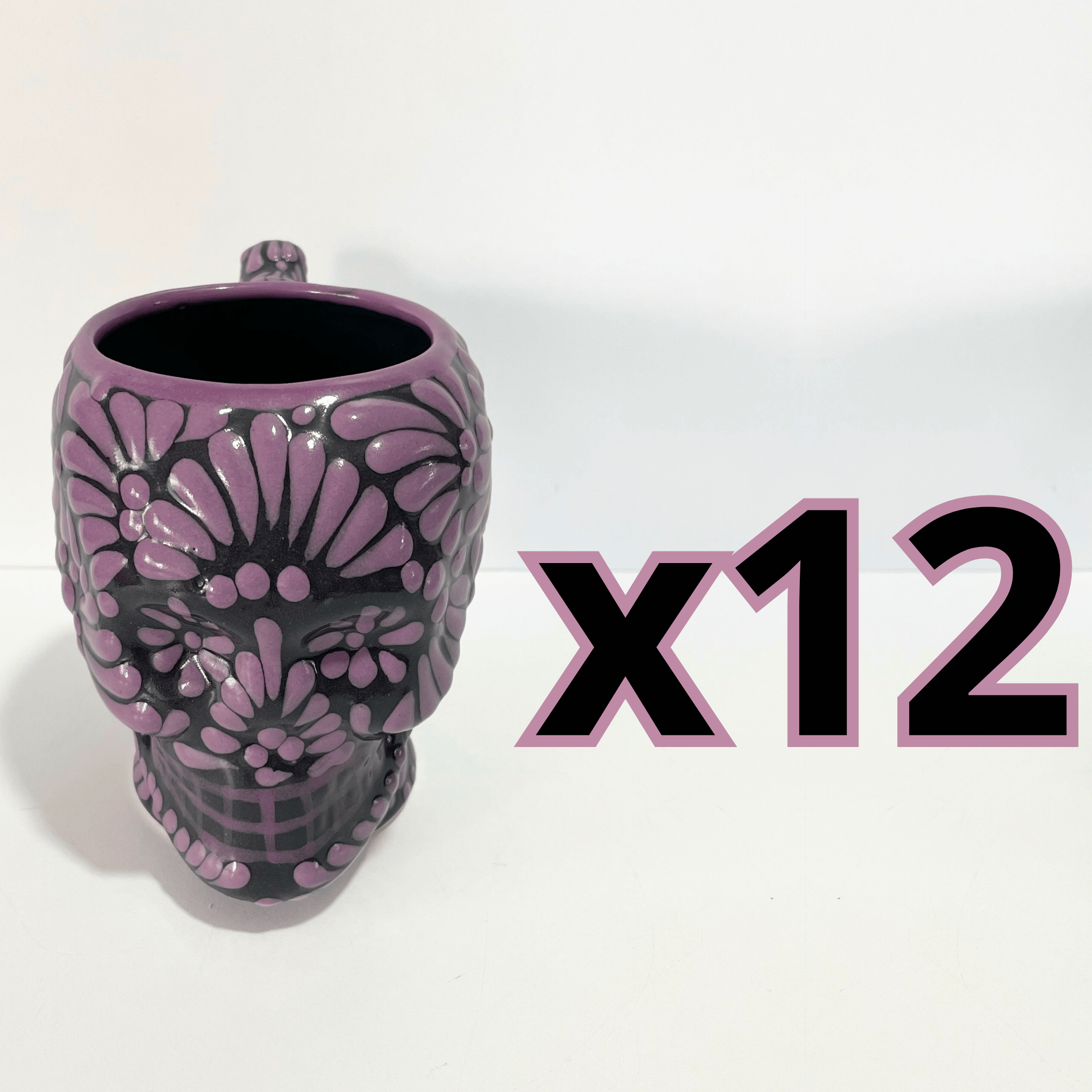 TAZA FORMA DE CRANEO FONDO NEGRO MIK MORADO