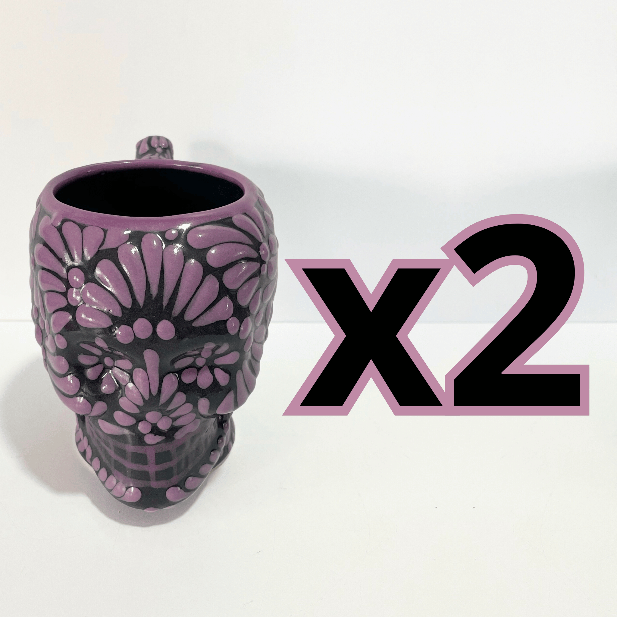 TAZA FORMA DE CRANEO FONDO NEGRO MIK MORADO