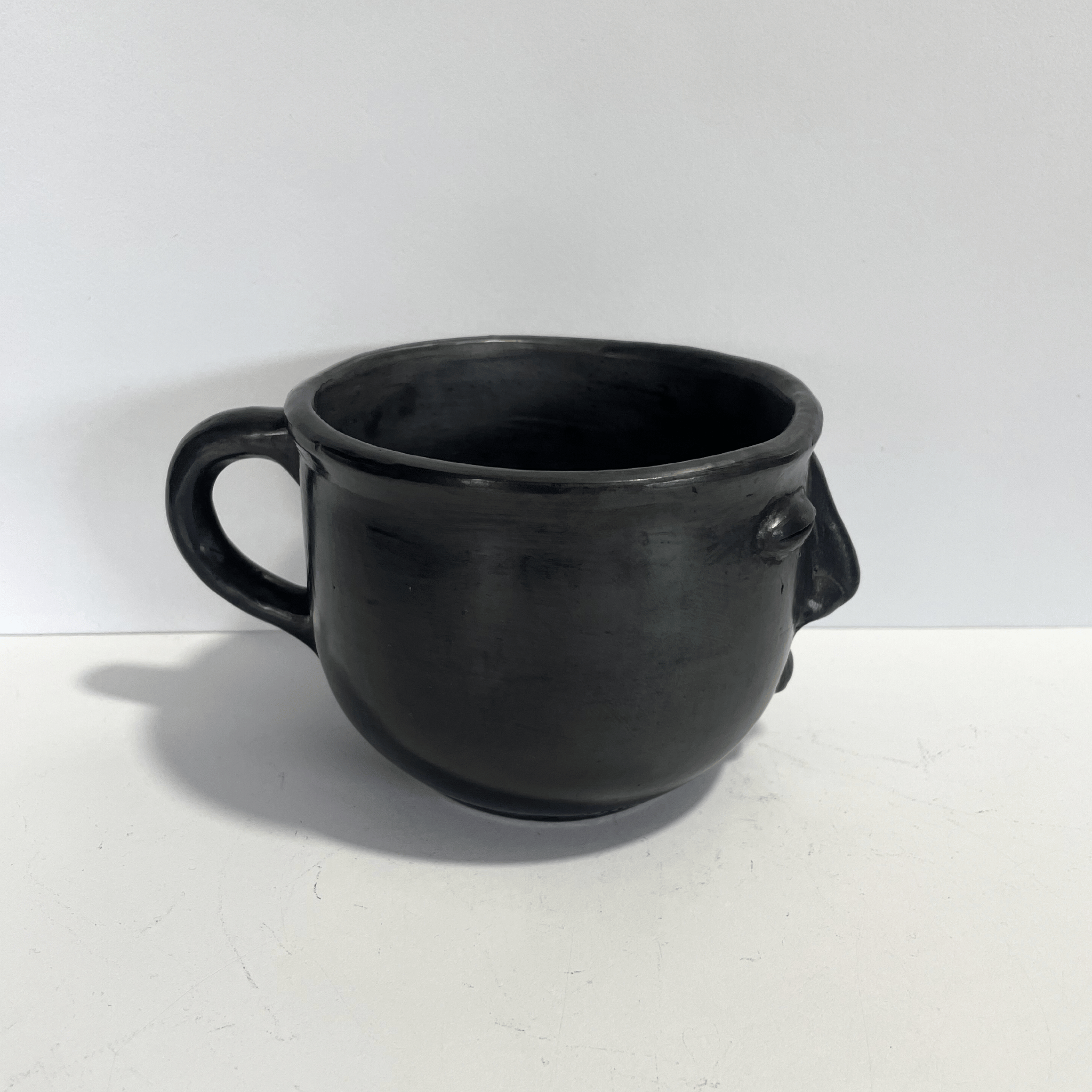 TAZA GRANDE CARITA BARRO NEGRO