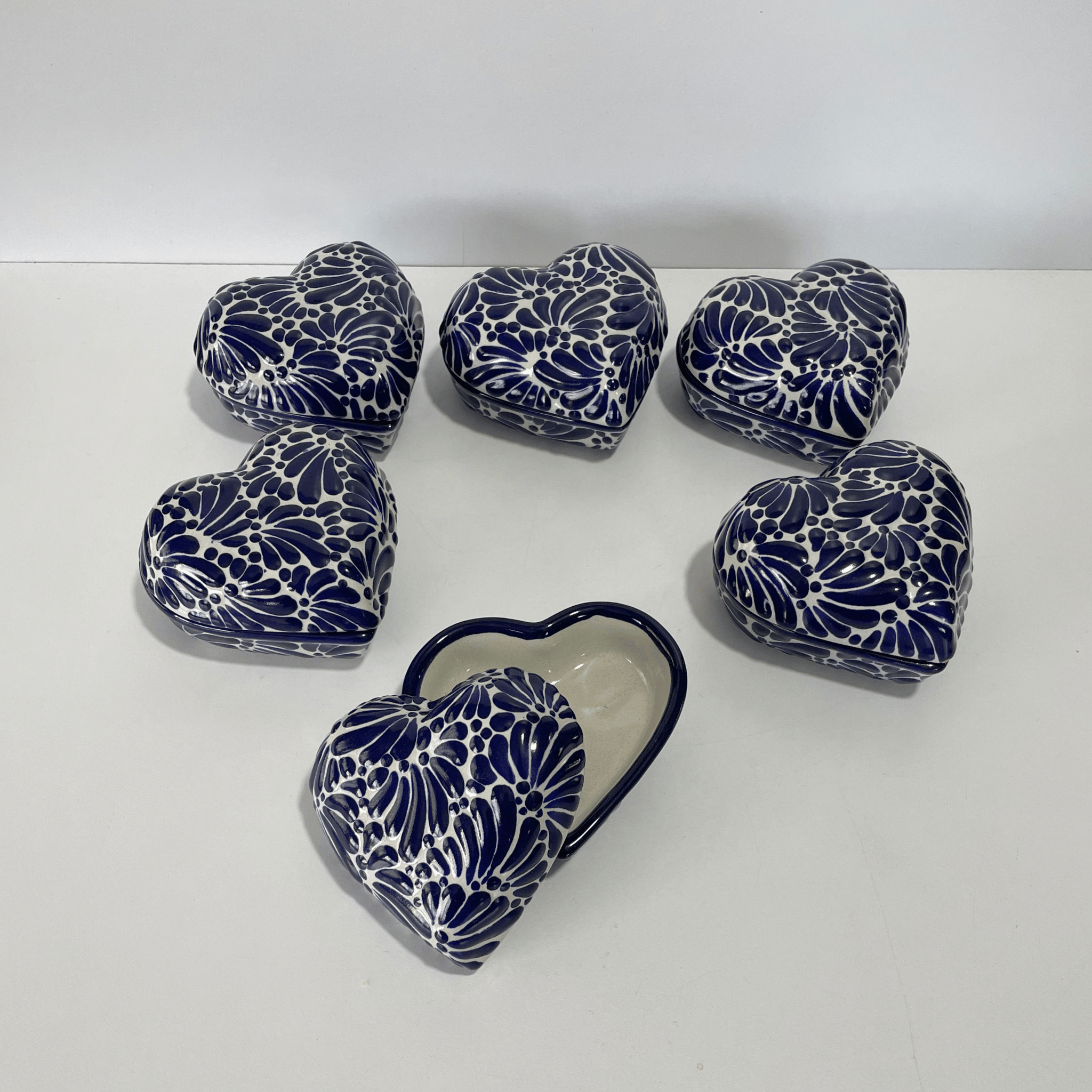 PAQUETE ALHAJERO MEDIANO FORMA DE CORAZON FONDO TRADICIONAL MIK AZUL COBALTO NO PERSONALIZADO