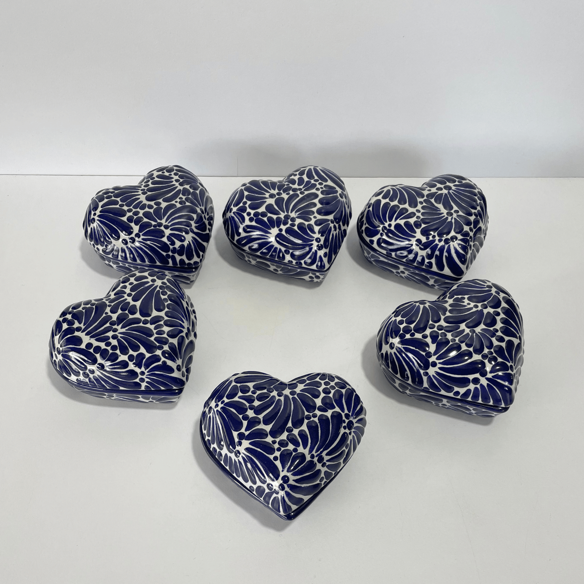 PAQUETE ALHAJERO MEDIANO FORMA DE CORAZON FONDO TRADICIONAL MIK AZUL COBALTO NO PERSONALIZADO