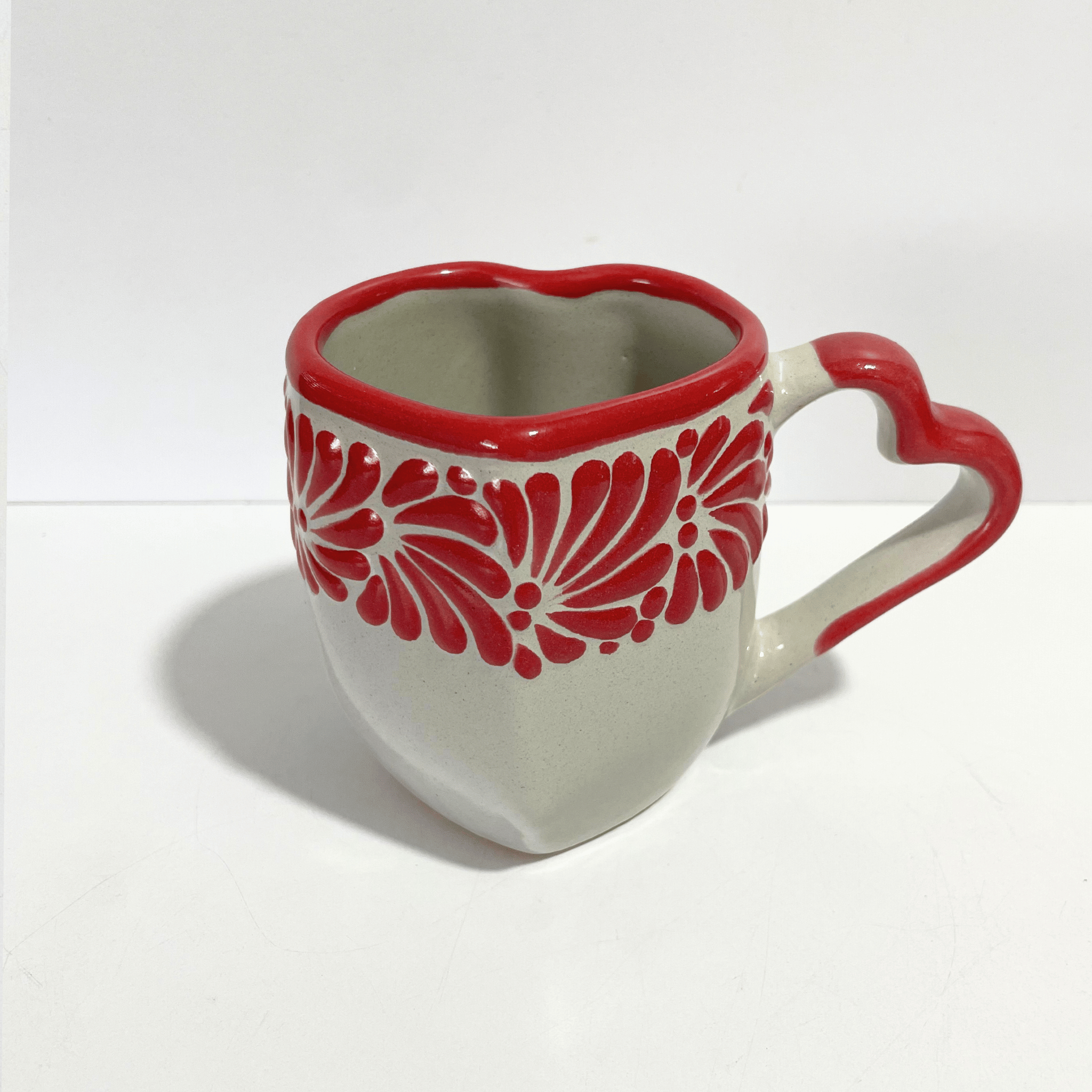 TAZA CORAZON CON ASA DE CORAZON FONDO TRADICIONAL MIK CENEFA ROJO