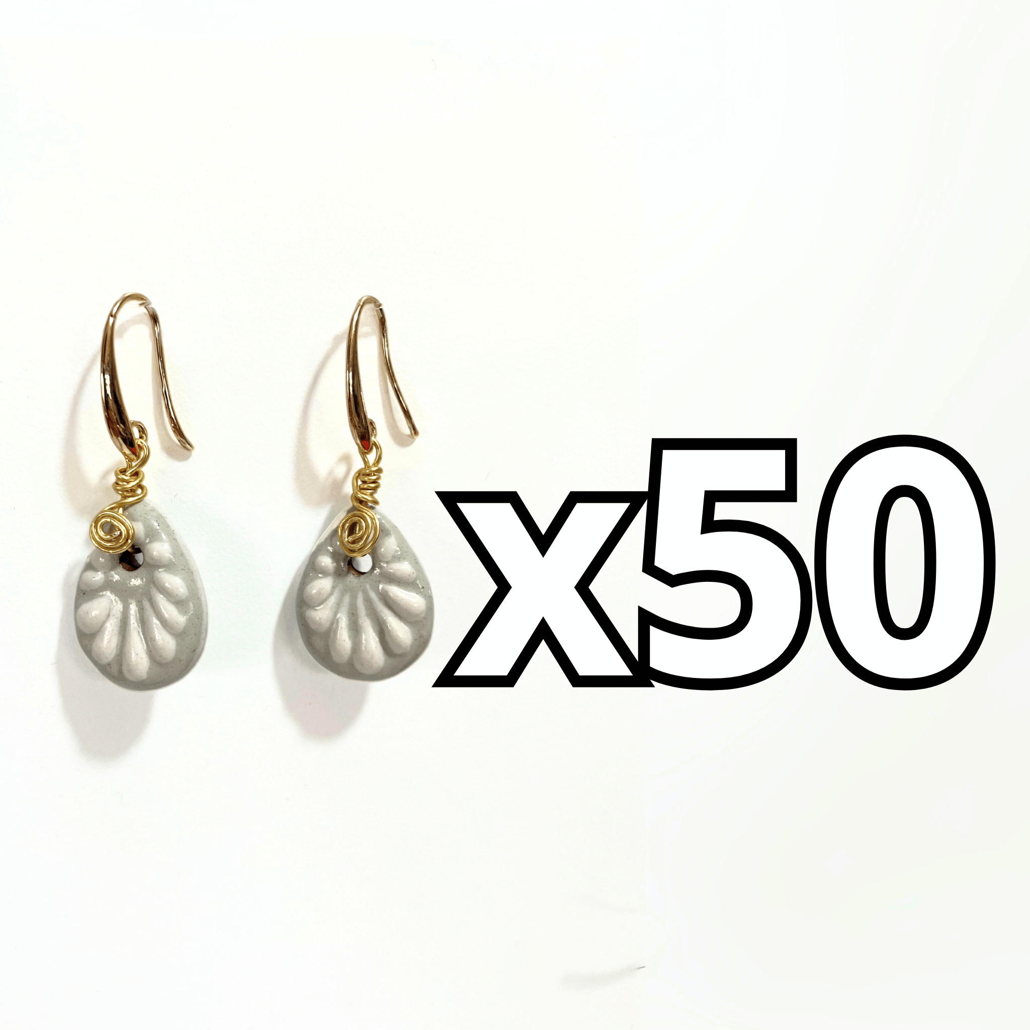 ARETES GOTA PLANA FONDO TRADICIONAL DECORADO BLANCO