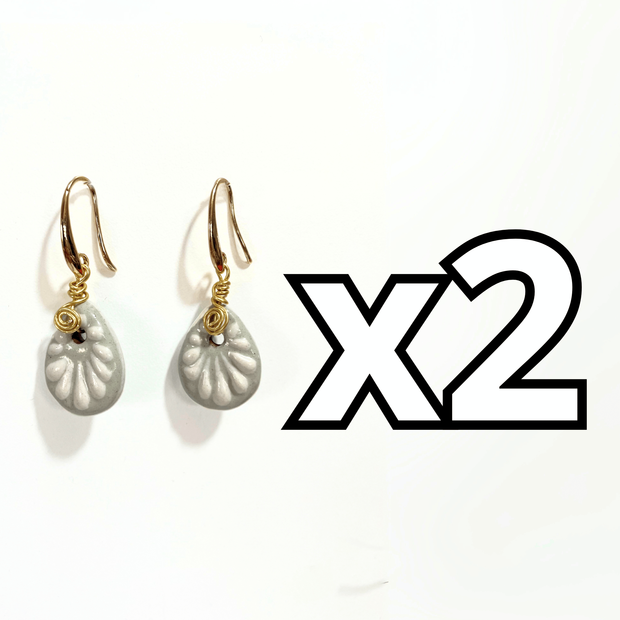 ARETES GOTA PLANA FONDO TRADICIONAL DECORADO BLANCO