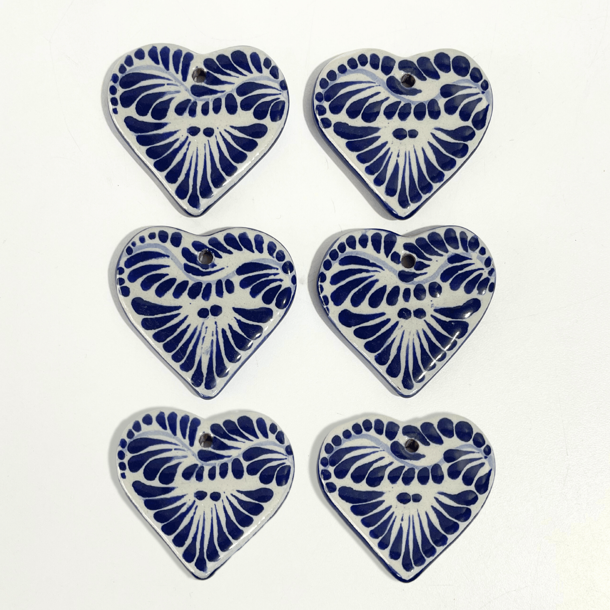 CORAZON PLANO CERRADO 4.5 CM FONDO TRADICIONAL DECORADO AZUL COBALTO