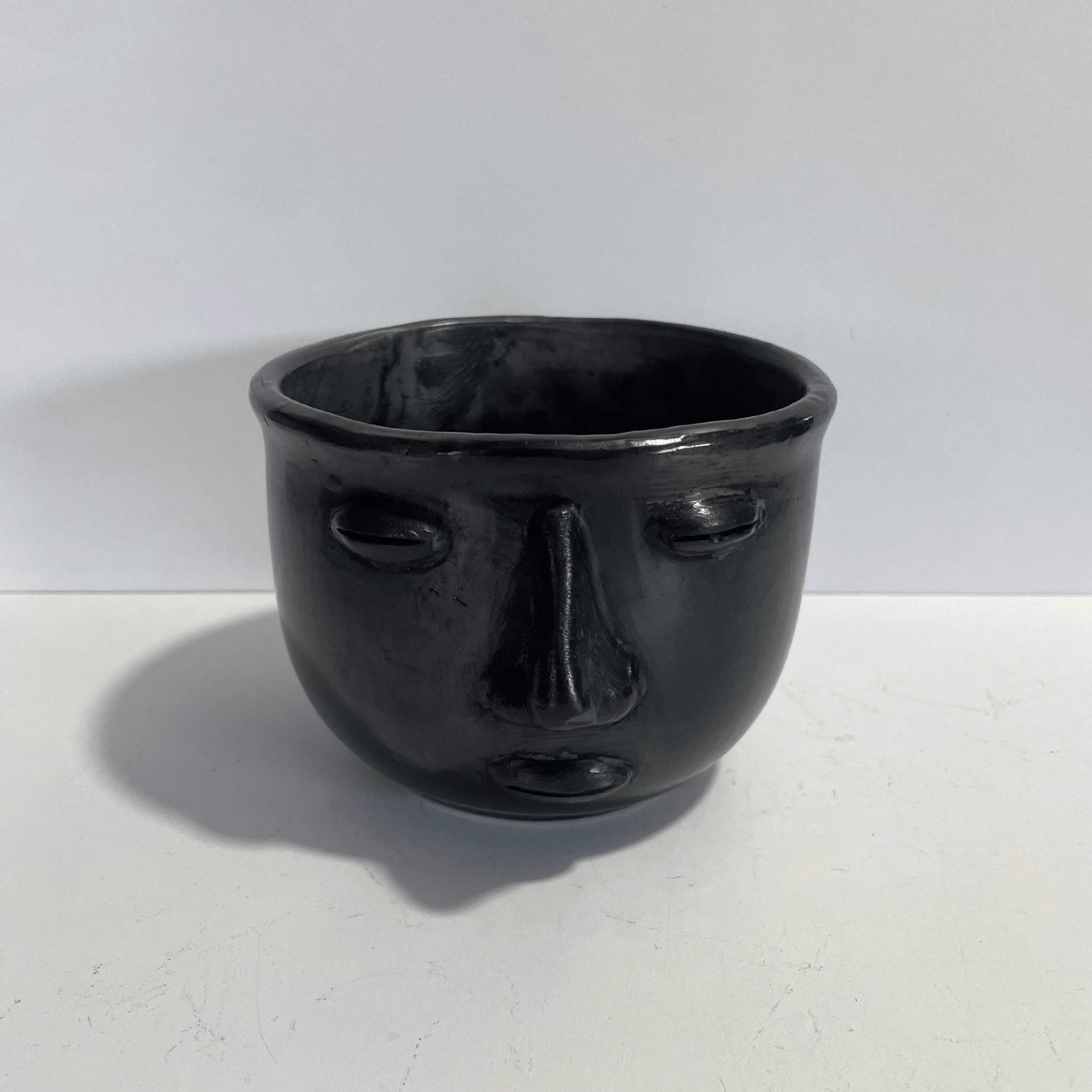 TAZA GRANDE CARITA BARRO NEGRO