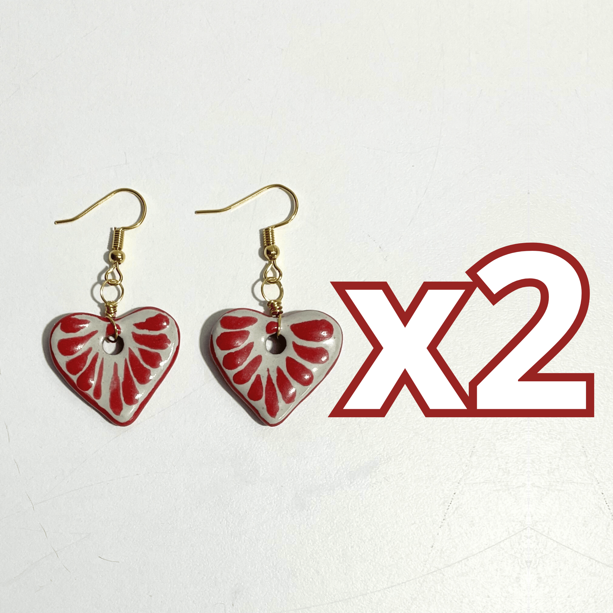 ARETES CORAZON PLANO CERRADO FONDO TRADICIONAL DECORADO ROJO