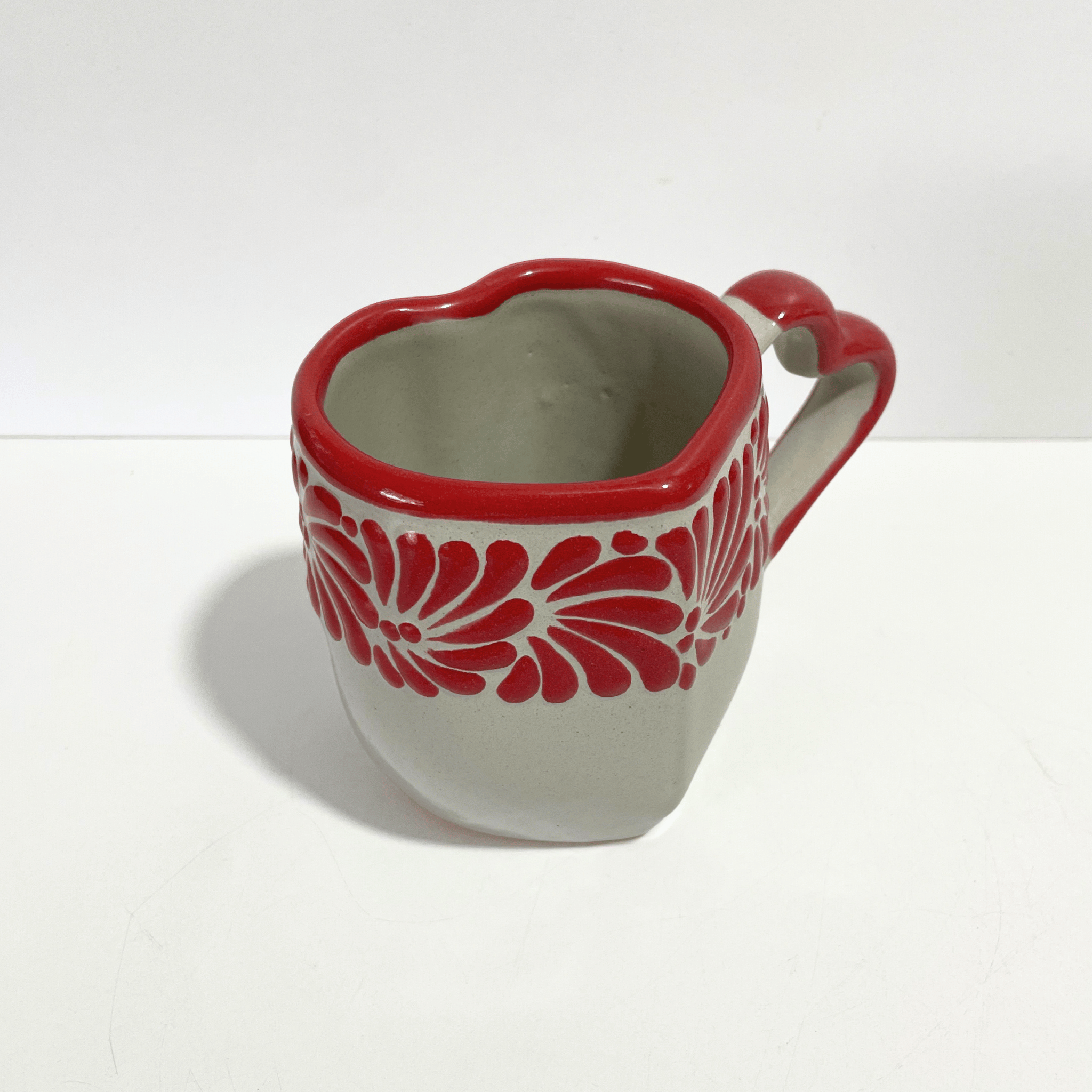 TAZA CORAZON CON ASA DE CORAZON FONDO TRADICIONAL MIK CENEFA ROJO