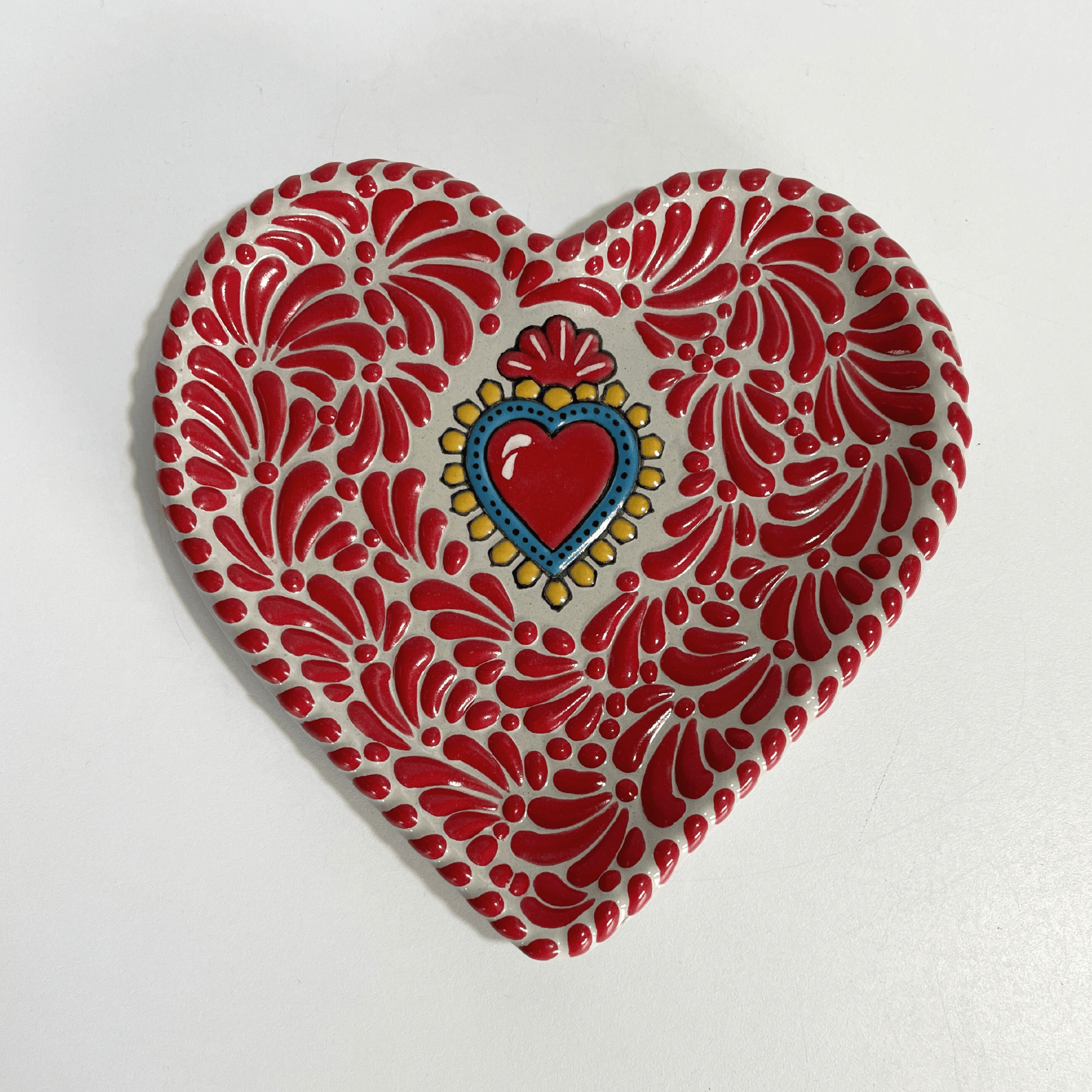 PLATO DE CORAZON 16 CM FONDO TRADICIONAL MIK ROJO SAGRADO CORAZON