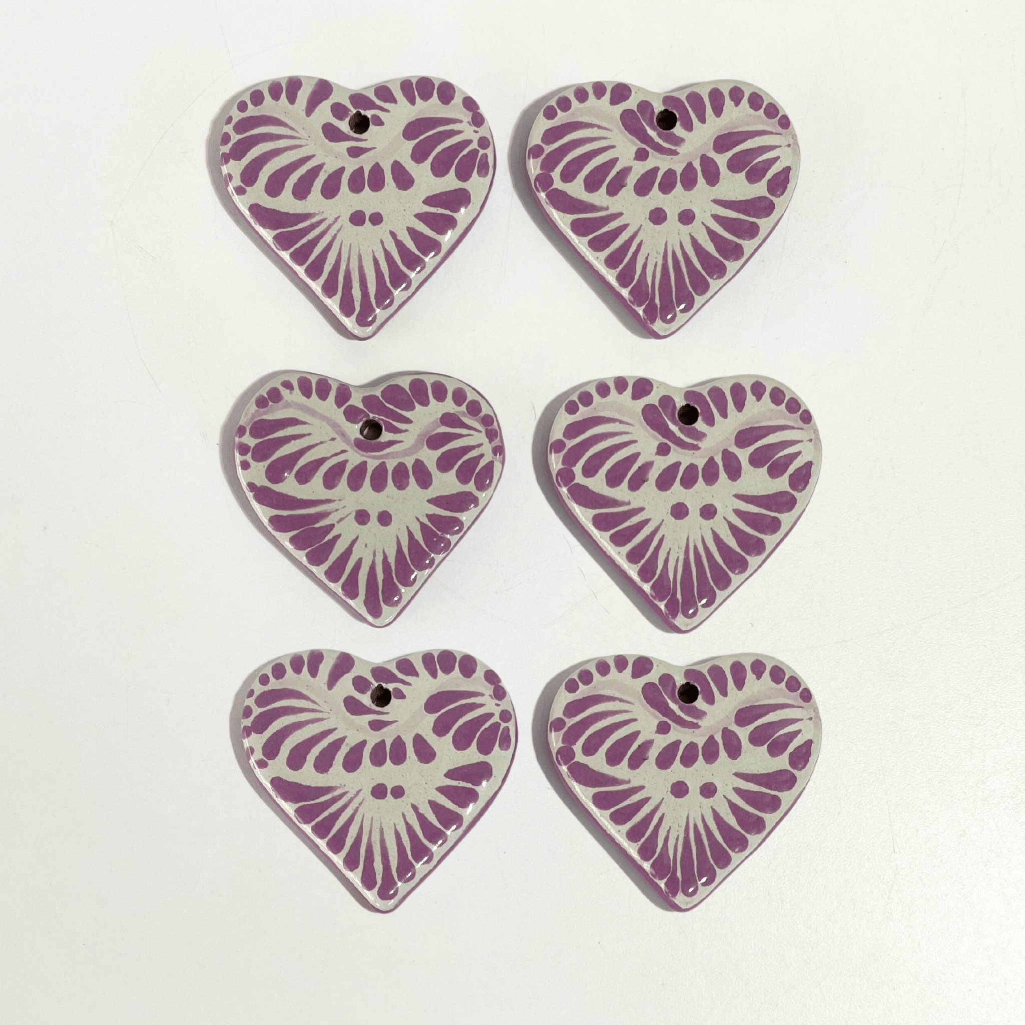 CORAZON PLANO CERRADO 4.5 CM FONDO TRADICIONAL DECORADO MORADO