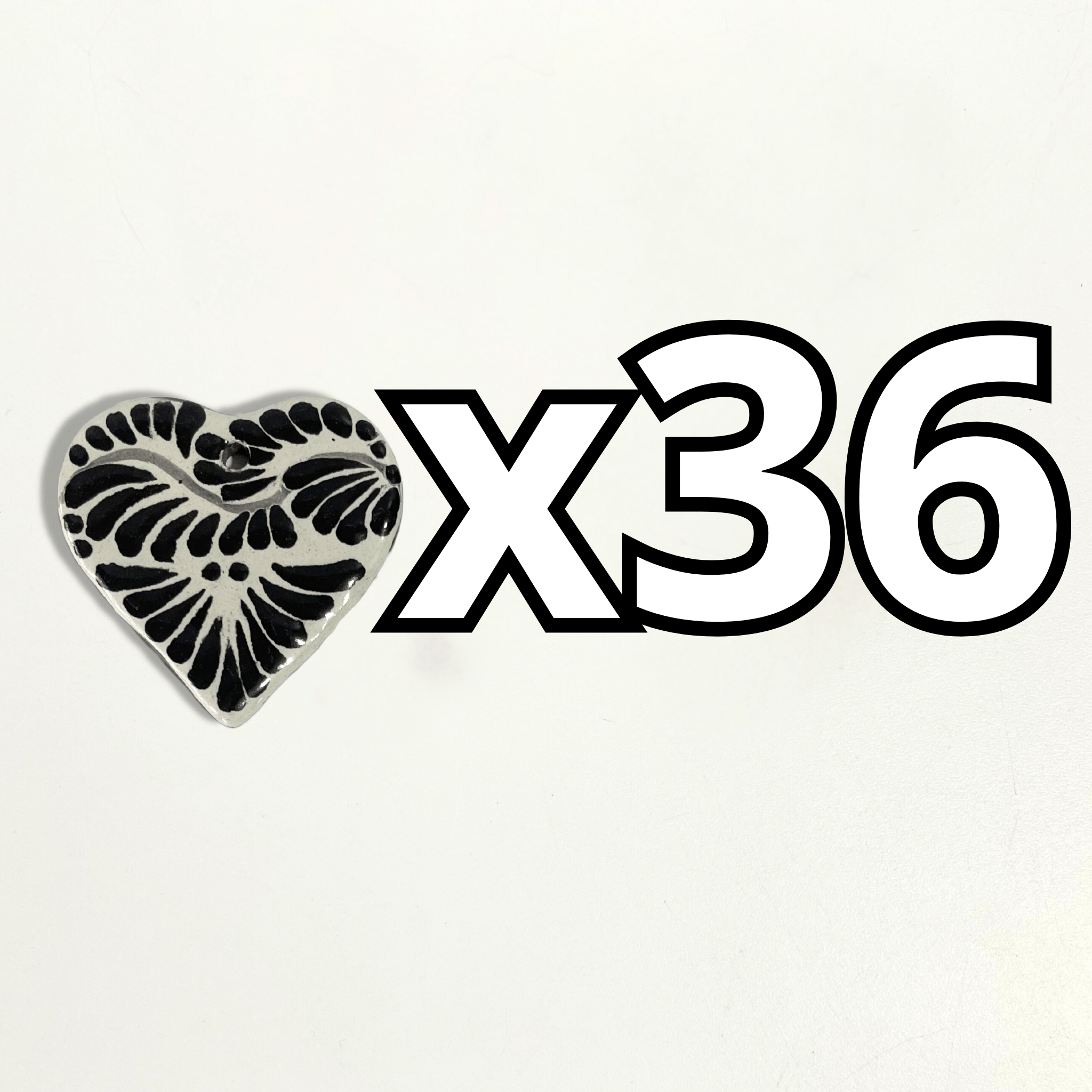 CORAZON PLANO CERRADO 4.5 CM FONDO TRADICIONAL DECORADO NEGRO