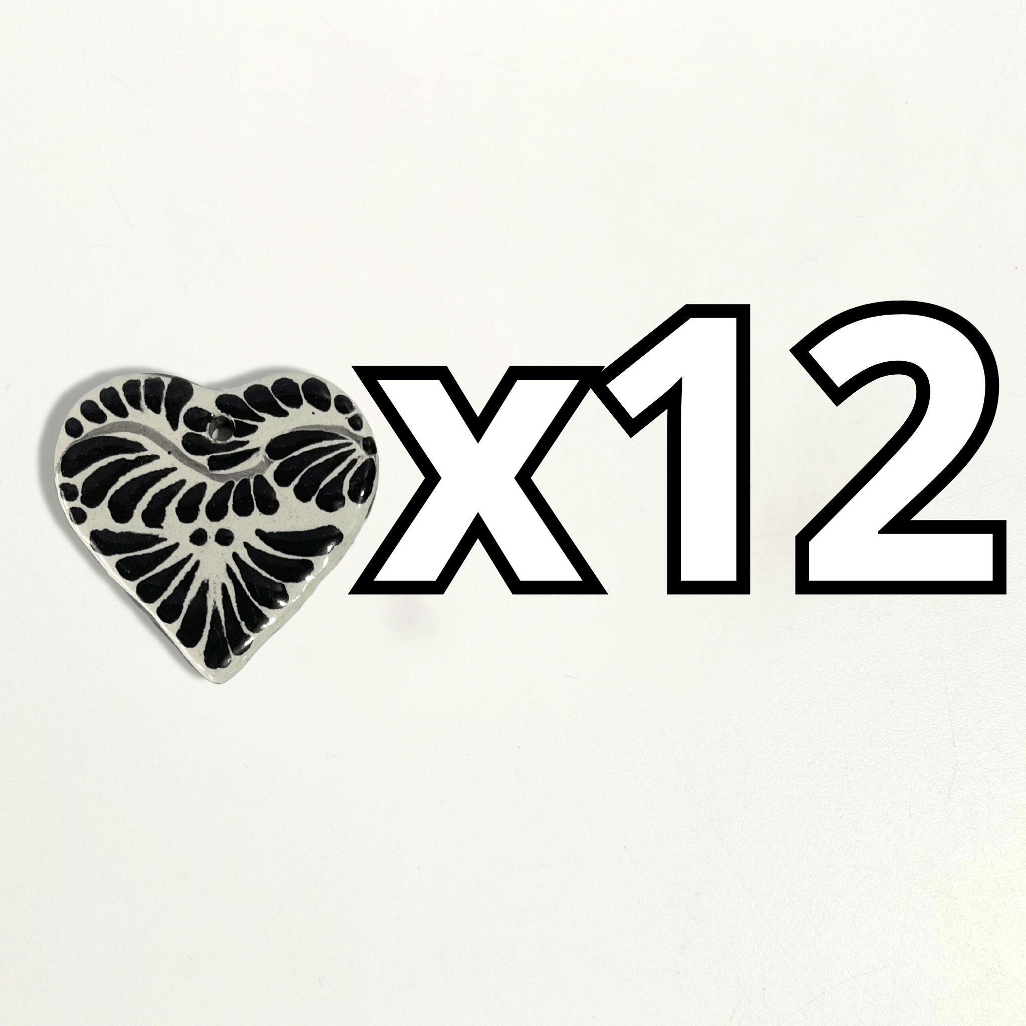 CORAZON PLANO CERRADO 4.5 CM FONDO TRADICIONAL DECORADO NEGRO