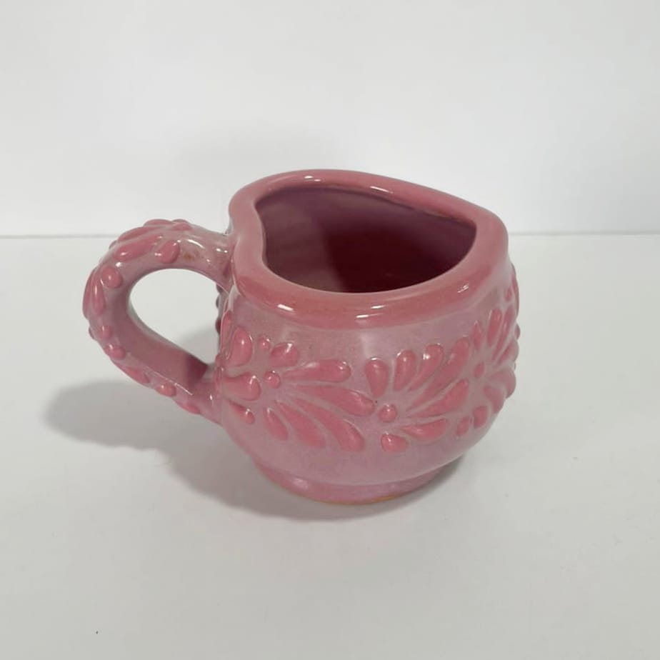 TAZA FORMA DE CORAZON CHOCOLATERA CHICA FONDO ROSA CENEFA MIK ROSA