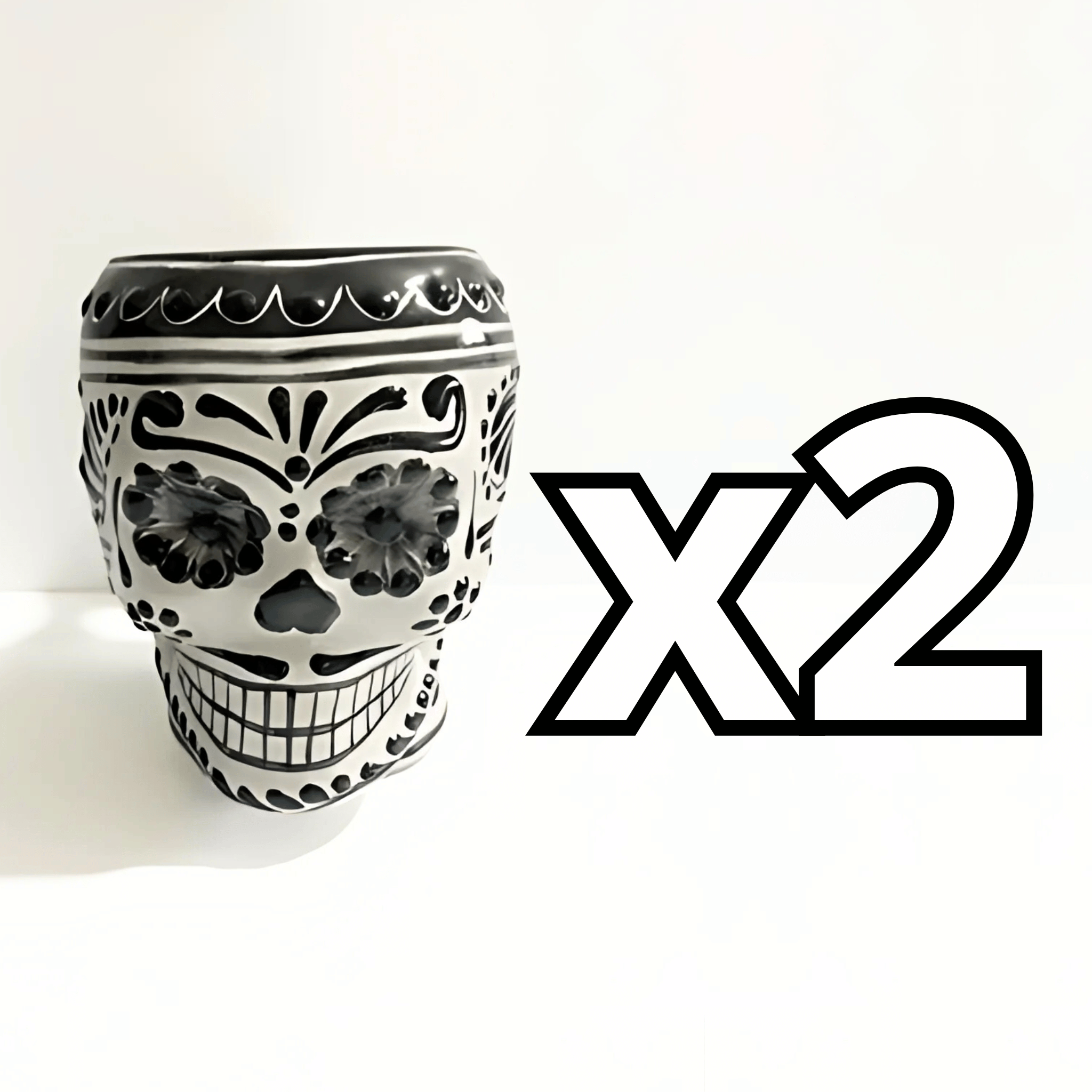 TAZA FORMA DE CRANEO FONDO TRADICIONAL DECORADO NEGRO