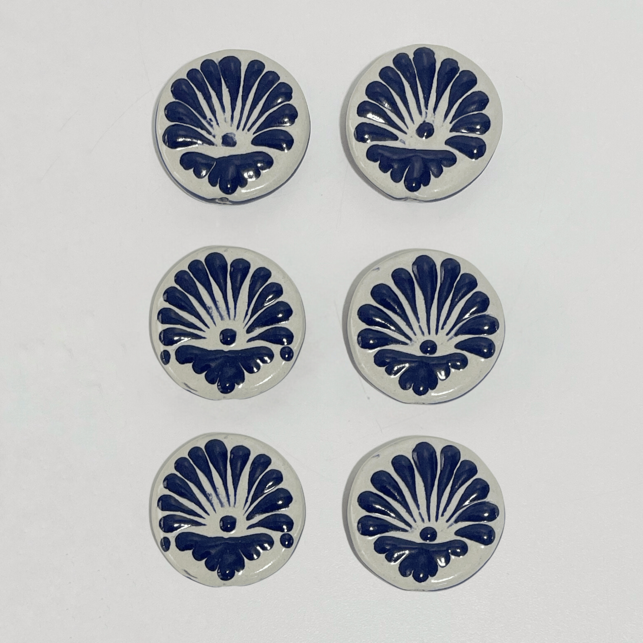 CIRCULO 4 CM FONDO TRADICIONAL ABANICO AZUL COBALTO DECORADO AMBOS LADOS