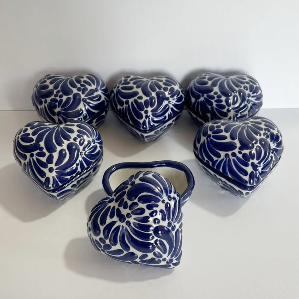 PAQUETE ALHAJERO CHICO FORMA DE CORAZON FONDO TRADICIONAL MIK AZUL COBALTO PAQUETE NO INCLUYE PERSONALIZADO