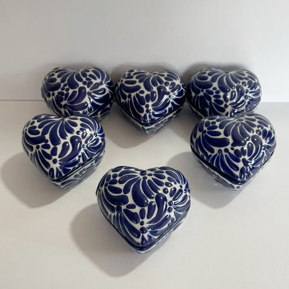 PAQUETE ALHAJERO CHICO FORMA DE CORAZON FONDO TRADICIONAL MIK AZUL COBALTO PAQUETE NO INCLUYE PERSONALIZADO