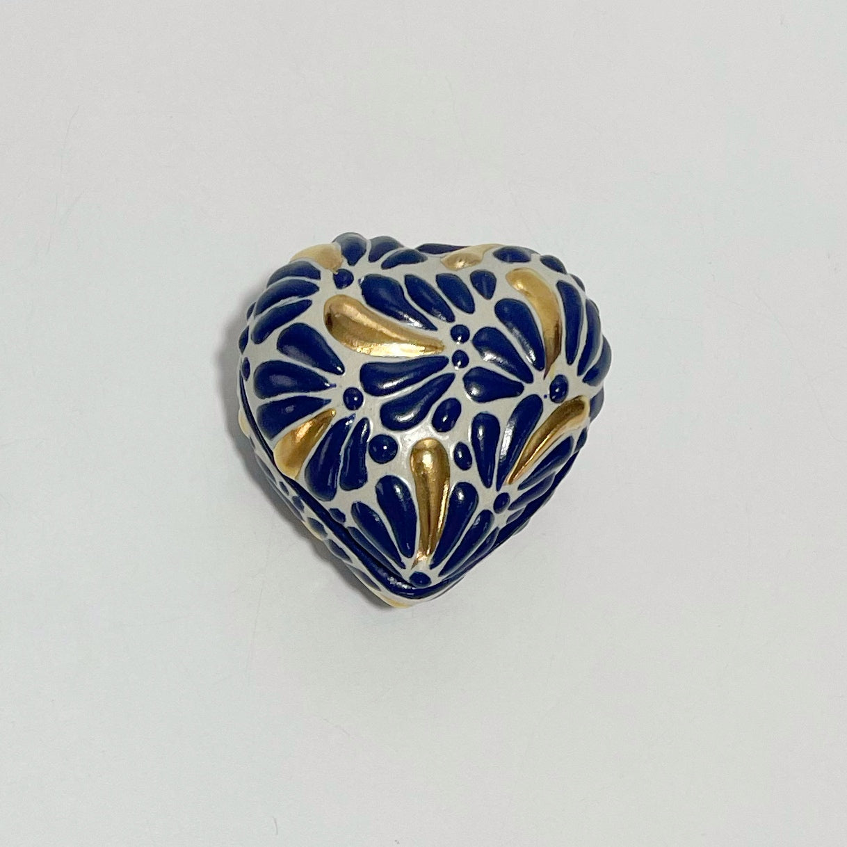 ALHAJERO CHICO FORMA DE CORAZON FONDO TRADICIONAL MIK AZUL COBALTO DESTELLOS DE ORO