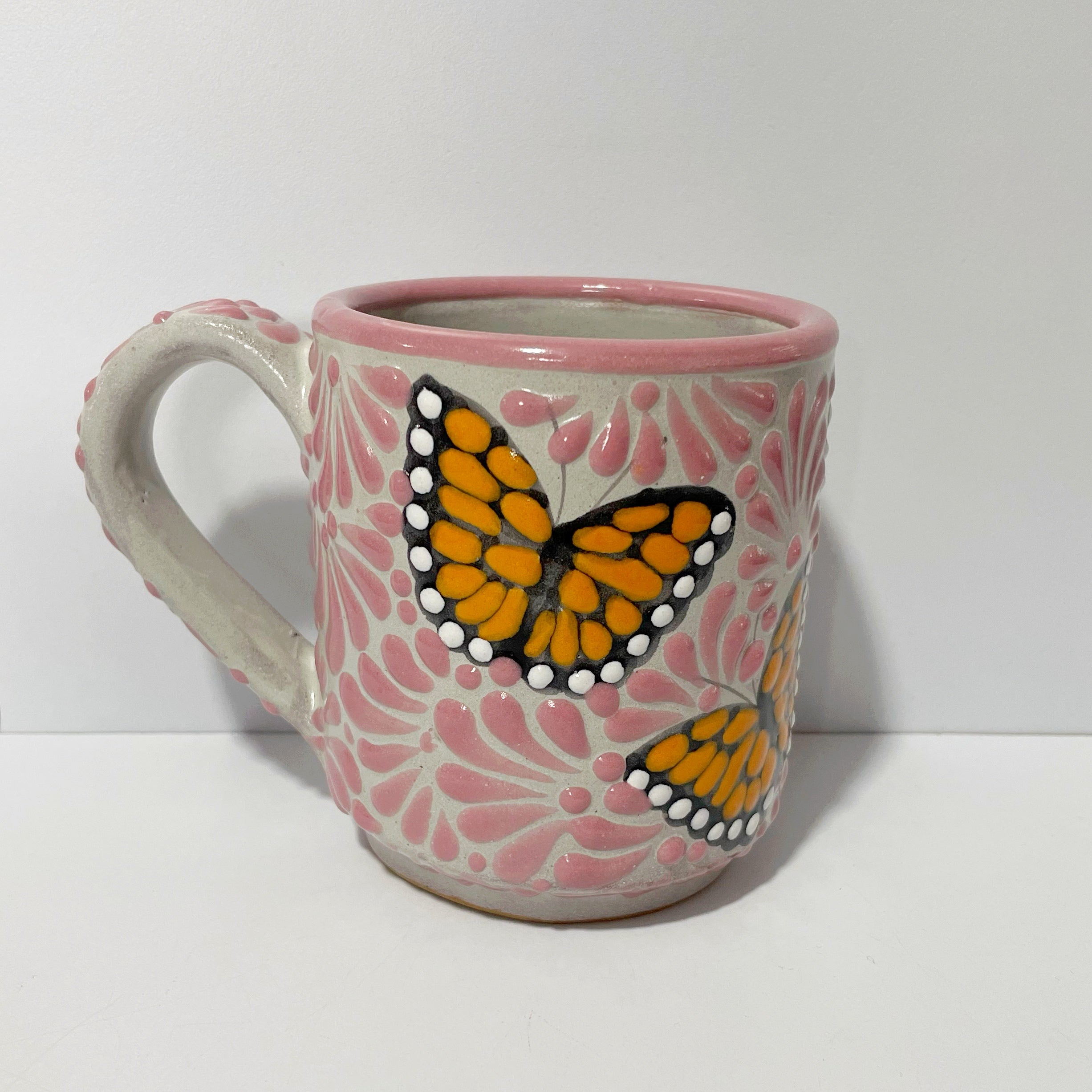 TAZA RECTA ESTANDAR FONDO TRADICIONAL MIK ROSA MARIPOSAS