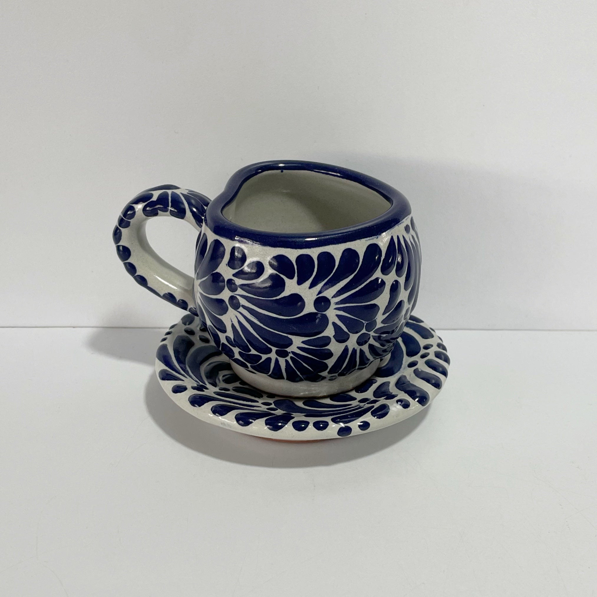 SET TAZA TAZA CHOCOLATERA CHICA CORAZON  FONDO TRADICIONAL MIK AZUL COBALTO